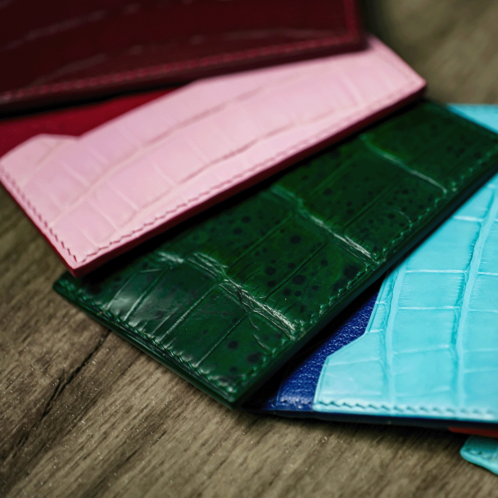Intermediate Card Holder